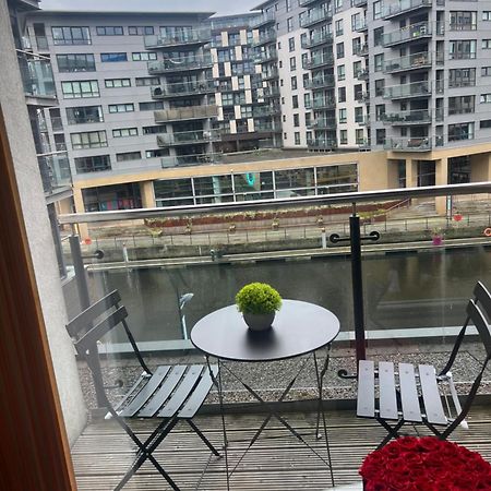 Clarance Docks Apartment リーズ エクステリア 写真